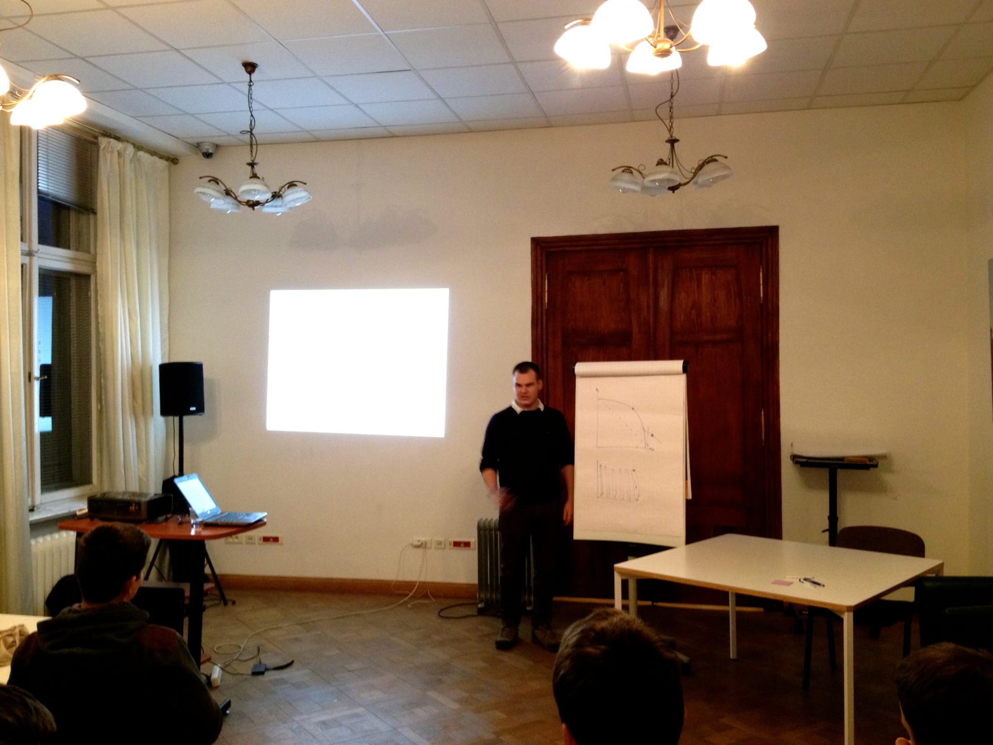 Jakub Szczepanik podczas prezentacji "Nie marnuj swojego Scruma!"